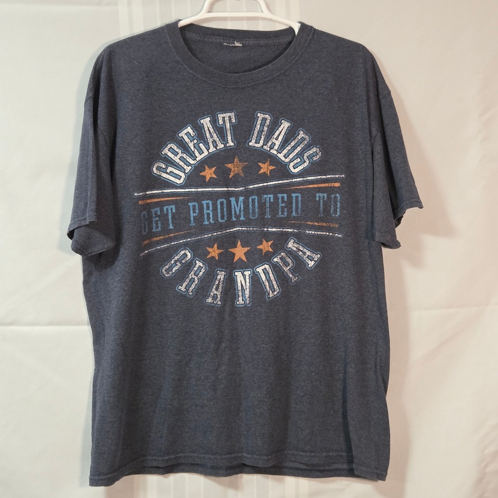 Unbranded T-Shirt Mens XL Gray Great Dads Promoted To Grandpa Graphic Tee Shirt